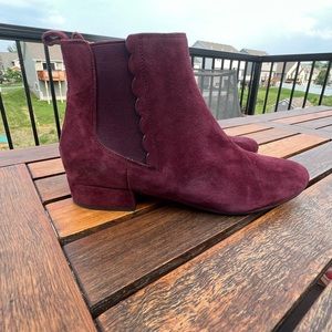 Banana Republic Booties 10M Purple Suede